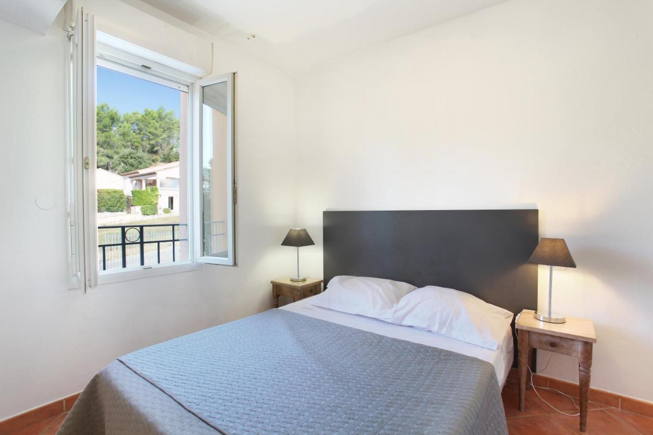 Residence Odalys La Licorne De Haute Provence Gréoux-les-Bains Екстериор снимка
