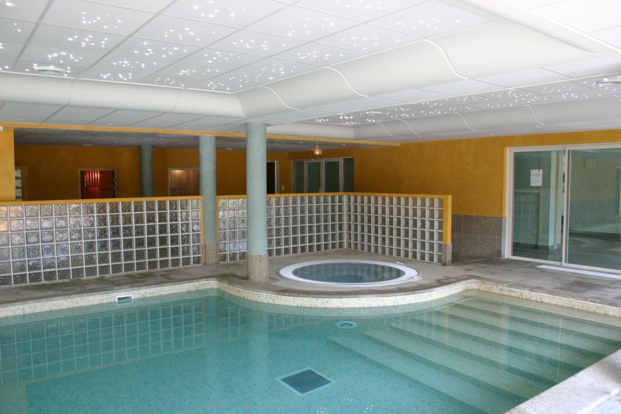 Residence Odalys La Licorne De Haute Provence Gréoux-les-Bains Екстериор снимка