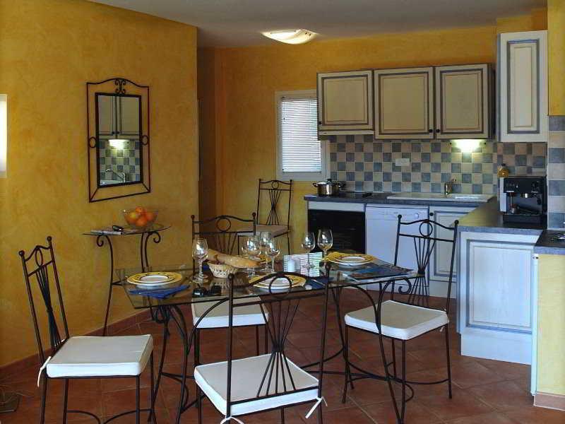 Residence Odalys La Licorne De Haute Provence Gréoux-les-Bains Екстериор снимка